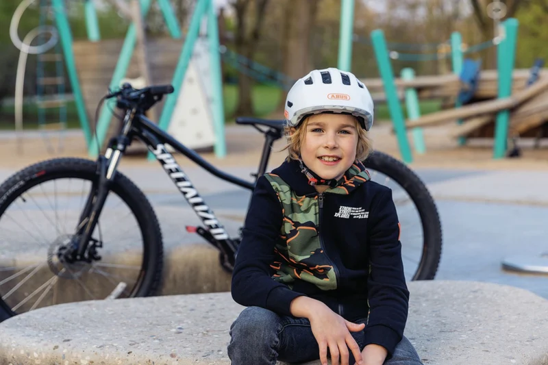 Abus Smiley 3.0 Ace LED Kinder-Helm pure aqua