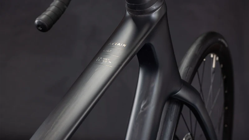 Cube Attain C:62 Race Rennrad Diamant 28" blackline