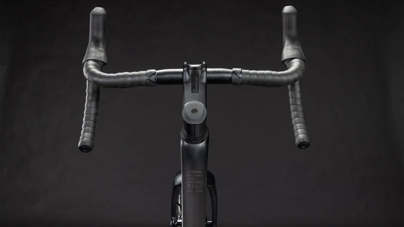 Cube Attain C:62 Race Rennrad Diamant 28" blackline