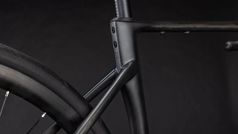 Cube Attain C:62 Race Rennrad Diamant 28" blackline