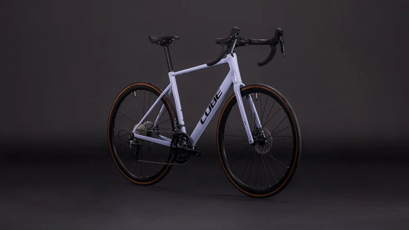 Cube Attain Race Rennrad Diamant 28" cyclamen´n´black