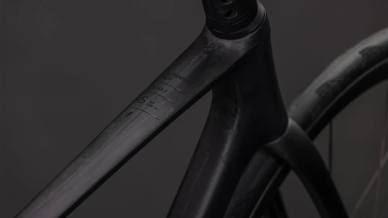 Cube Litening Air C:68X SLT Rennrad Diamant 28" golddust´n´prism
