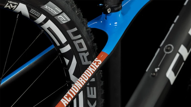 Cube Elite 240 C:62 SLX Kinderrad 24" carbon´n´blue´n´red