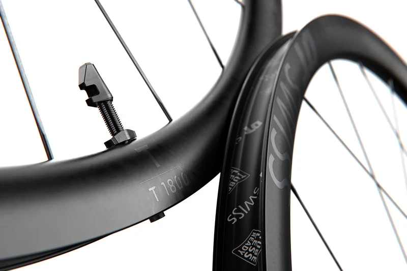 DT Swiss 28", Alu, schwarz, 10/120 mm TB bolt on HR DT Swiss T 1800 Classic 30