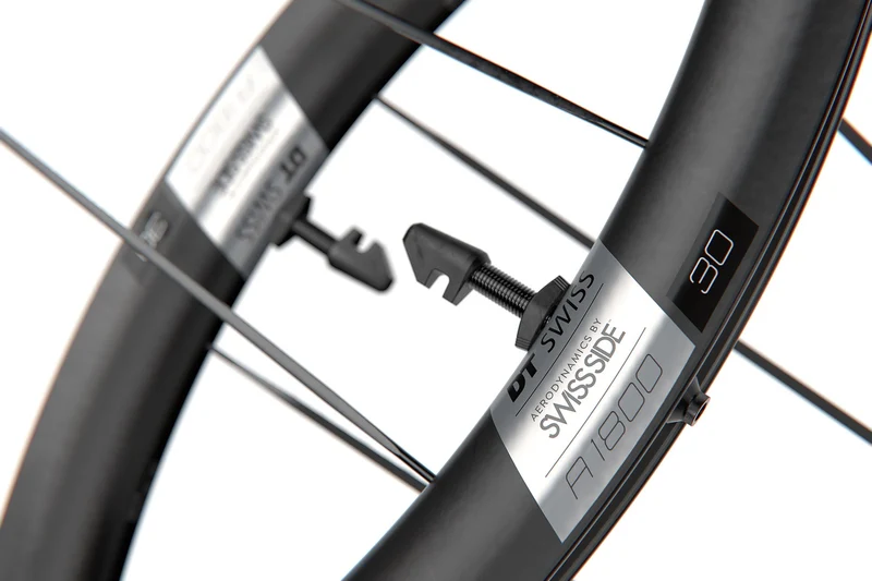 DT Swiss 28", Alu, sw, CL ,142/12mm TA, Shim.RD11 HR DT Swiss A 1800 Spline 30 DB 28"/20