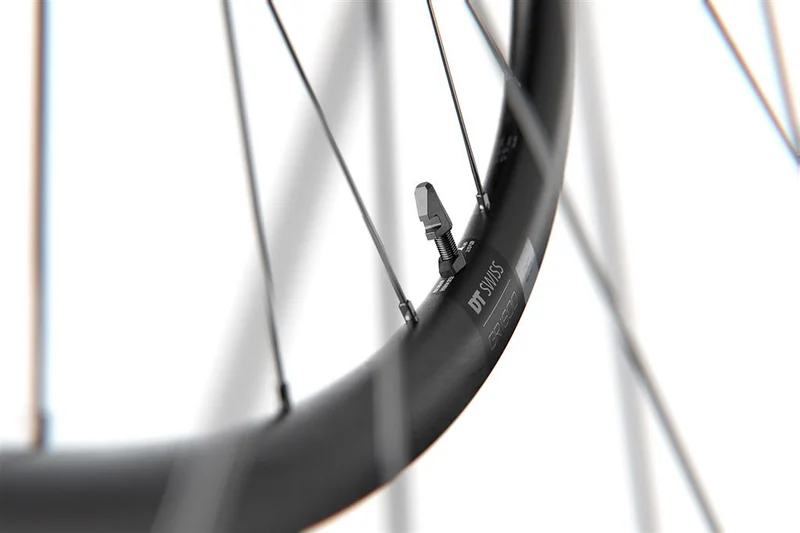 DT Swiss 28", Alu sw, CL,142/12mm TA, Shim.RD11SP HR DT Swiss GR1600 Spline 25 DB 28"/24