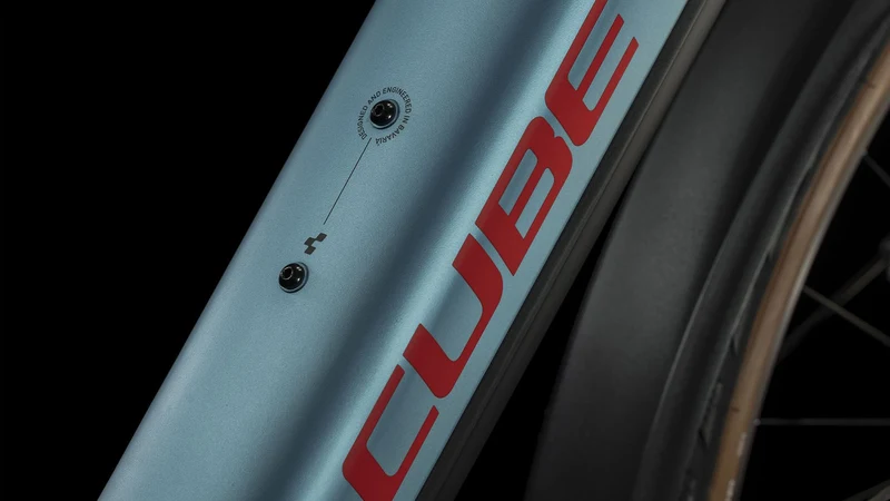 Cube Nuride Hybrid Performance 625 Wh Allroad E-Bike Diamant 28" metalblue´n´red