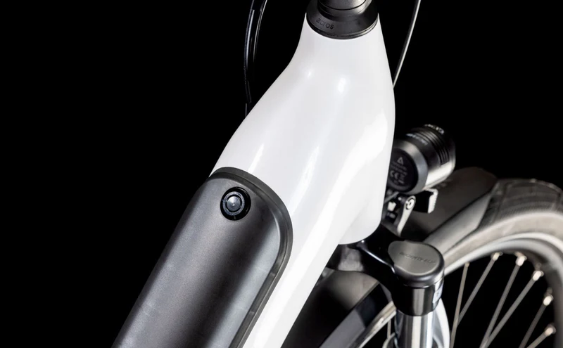 Cube Supreme Hybrid Comfort One 500 Wh E-Bike Easy Entry metallicwhite´n´black