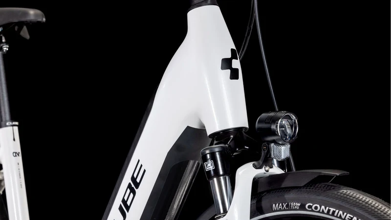 Cube Supreme Hybrid Comfort One 500 Wh E-Bike Easy Entry metallicwhite´n´black