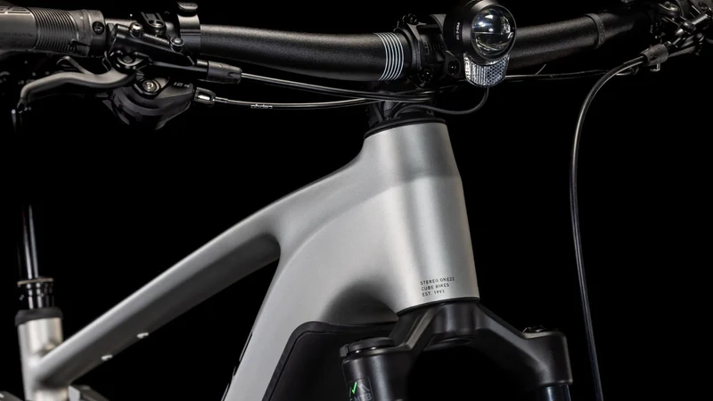 Cube Stereo Hybrid One22 Race Allroad 800 Wh E-Bike Fully silver´n´black