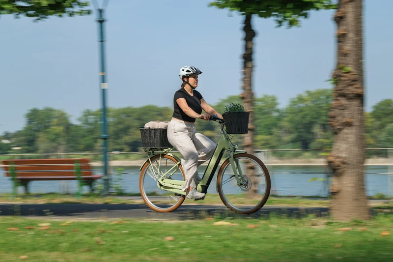 Cube Ella Hybrid 500 Wh E-Bike Easy Entry matchagreen´n´green