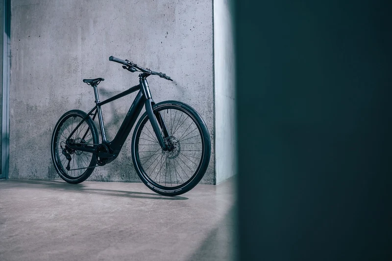 Cube Editor Hybrid Pro 400 Wh E-Bike Diamant 28" black´n´spectral