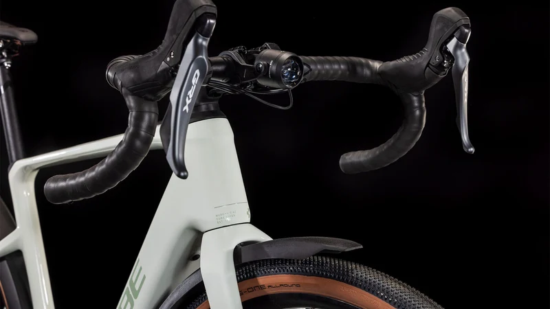 Cube Nuroad Hybrid C:62 Race FE 400 Wh E-Gravel Rad Diamant 28" desertstone´n´green