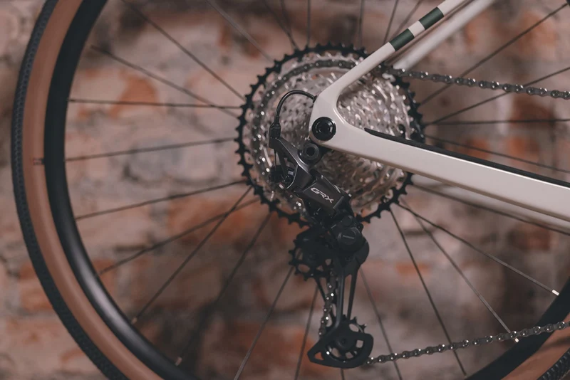 Cube Nuroad Hybrid C:62 Race 400 Wh E-Gravel Rad Diamant 28" desertstone´n´green