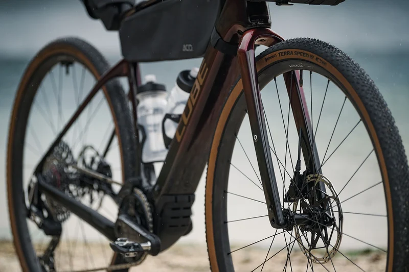 Cube Nuroad Hybrid C:62 SLT 400 Wh E-Gravel Rad Diamant 28" solareclipse´n´bronze
