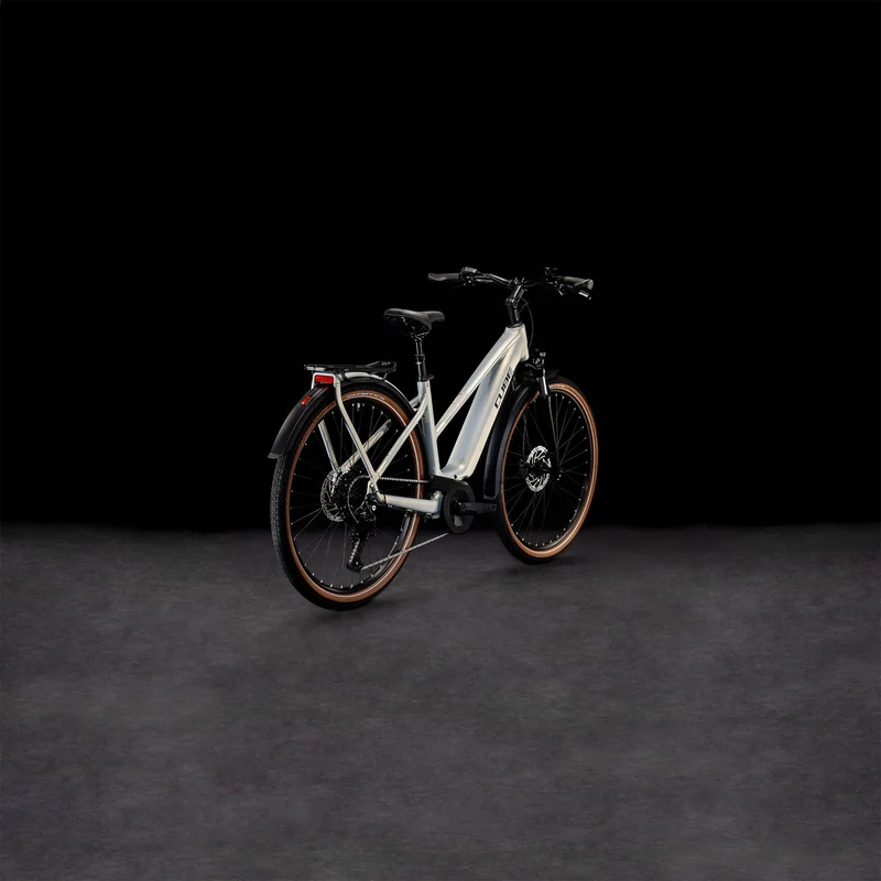 Cube Touring Hybrid Pro 625 Wh E-Bike Trapeze 28" pearlysilver´n´black