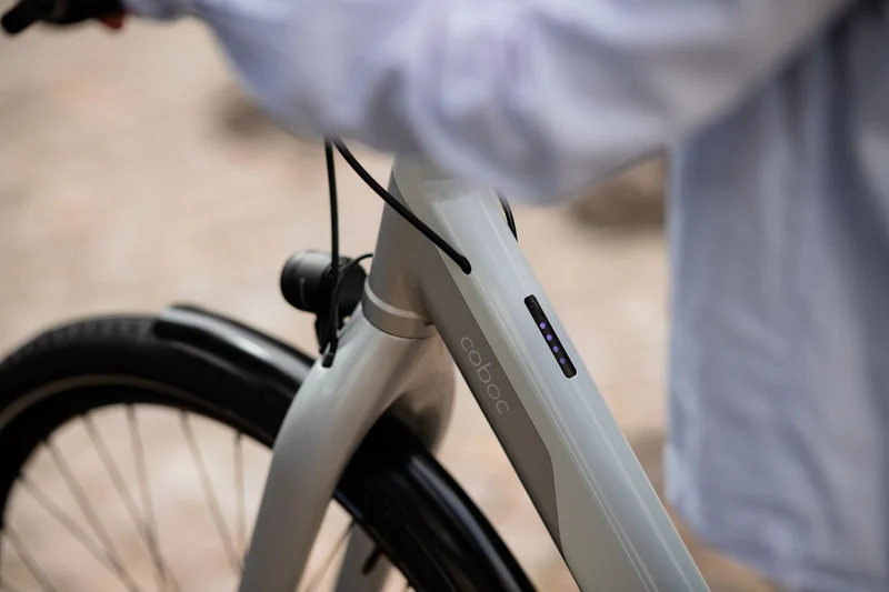 Coboc Kallio RGD 360 Wh E-Bike Wave 28" cloud white - neo silver, gloss