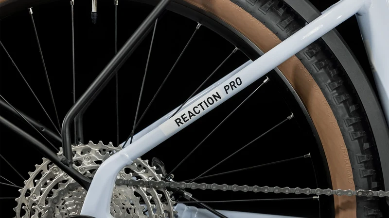 Cube Reaction Hybrid Pro 625 Wh Allroad E-Bike Hardtail Easy Entry 27,5" flashwhite´n´black