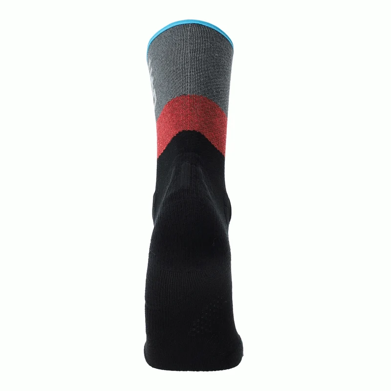 WOMAN TREKKING ONE COOL SOCKS