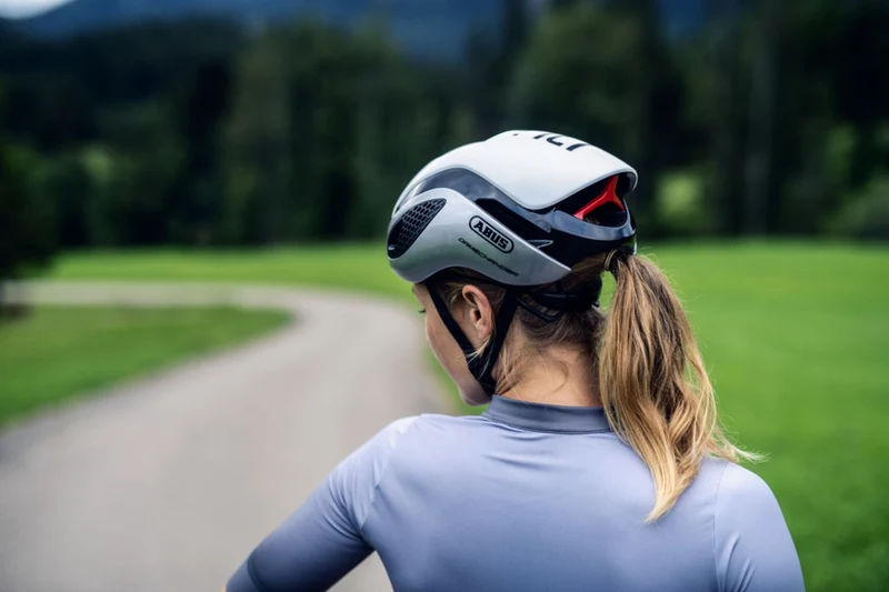 Abus Gamechanger Rennrad-Helm metallic copper