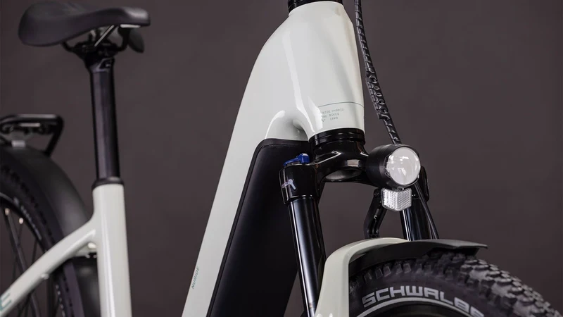 Cube Nuride Hybrid Performance 600 Wh E-Bike Easy Entry 28" desertstone´n´grey