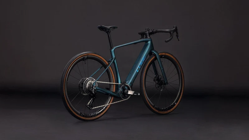 Cube Nuroad Hybrid C:62 SLT 400 Wh X E-Gravel Rad Diamant 28" royalgreen´n´crisscross
