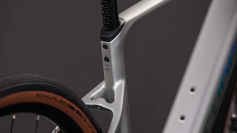 Cube Nulane Hybrid C:62 Race 400 Wh X E-Gravel Rad Diamant 28" sleekgrey´n´prism