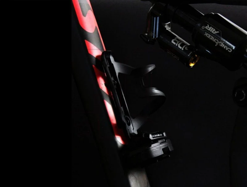 NG Sports Cumeen Side-Entry Flaschenhalter links + Jeera Adapter + Multitool schwarz