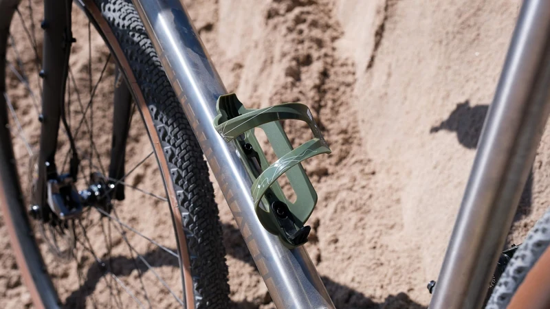 NG Sports Cumeen Side-Entry Flaschenhalter Salty Cactus Collection links grün