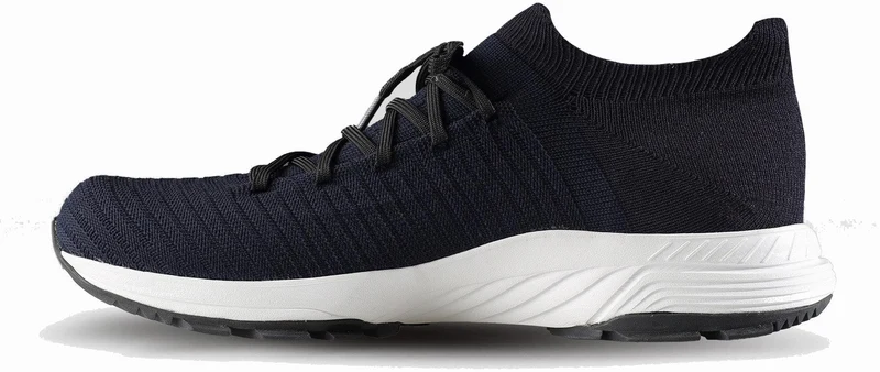 WOMAN LACES TREK SHOES