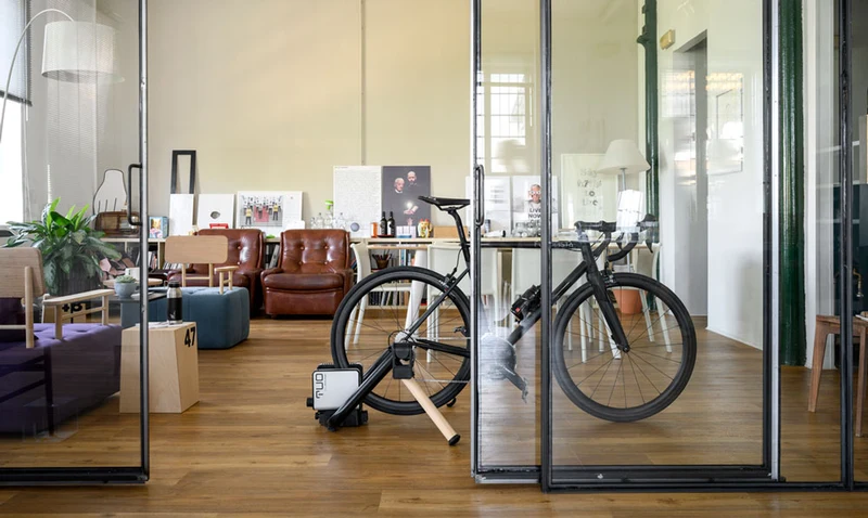 Elite Tuo Interactive Trainer vormontiert