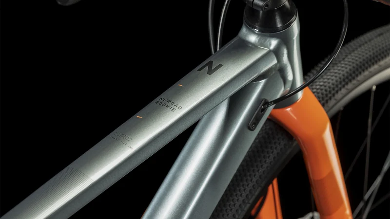 Cube Nuroad Rookie Gravelbike Diamant 27,5" smokeyfir´n´orange 46 cm/XXS