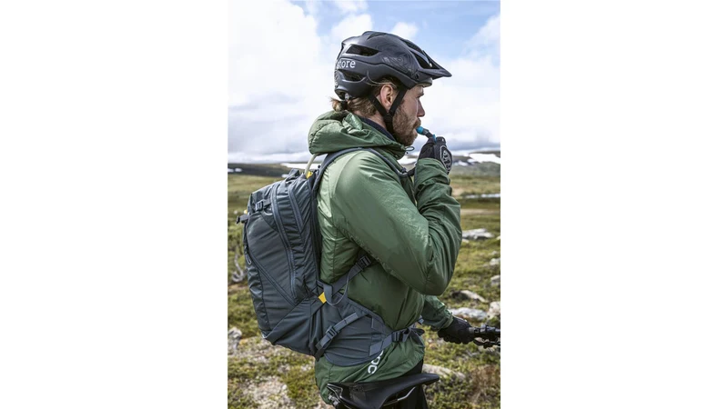 Thule Rail Trinkrucksack 18 L inkl. Trinkblase 2,5 L dark slate