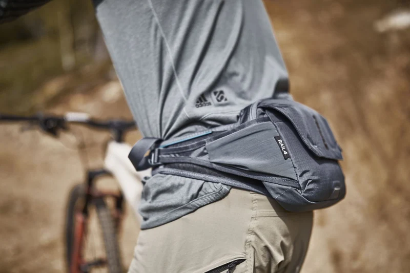 Thule Rail Hüfttasche dark slate 4 L