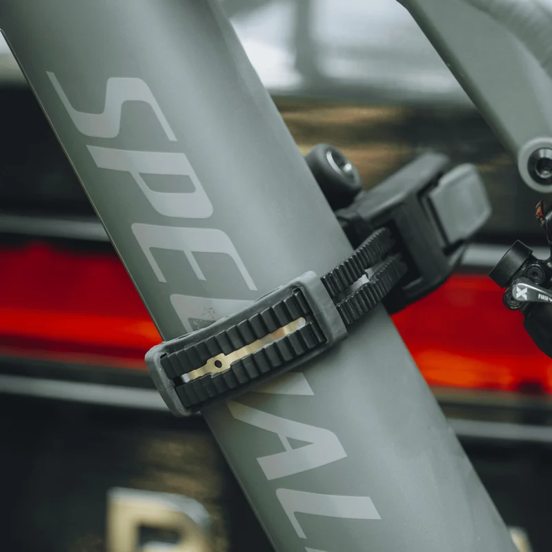 Thule Epos Klappbarer Anhängerkupplungs-Fahrradträger für 3 Fahrräder black