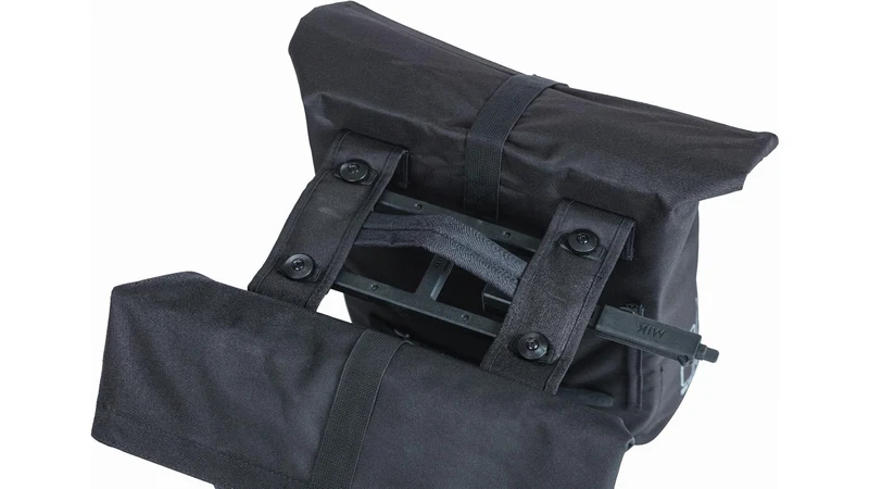 Basil City Mik Hinterradtasche schwarz 28 - 32 L