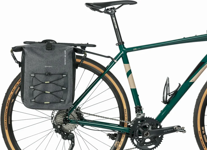 Basil Navigator Storm Side M Mik Hinterradtasche schwarz 12 L