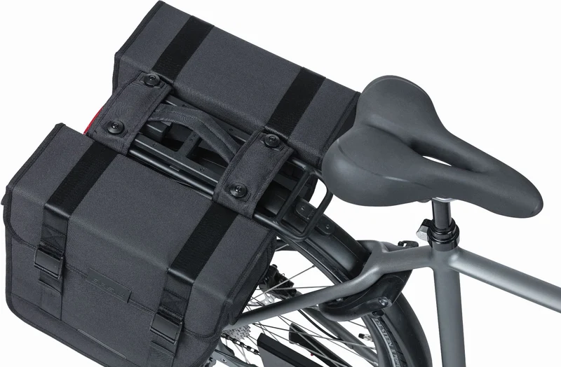 Basil Tour Mik Hinterradtasche schwarz 28 L