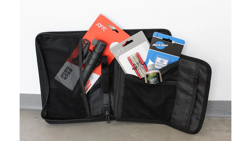 BT24 Service-Set mit Cube Tasche inkl. Werkzeugrolle und Werkzeug black