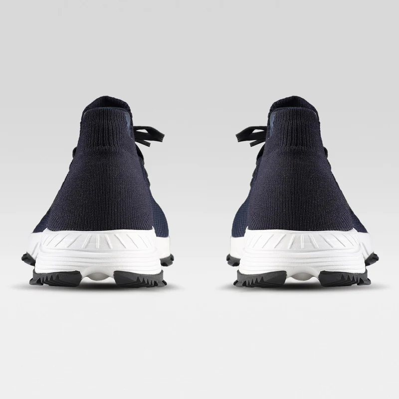 MAN LACES TREK SOLE SHOES