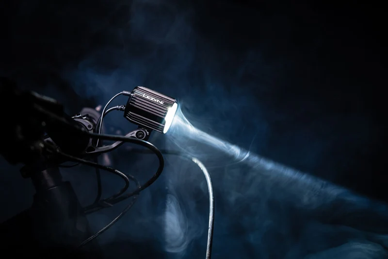 Lezyne Frontlicht Super HB STVZO E1000 schwarz