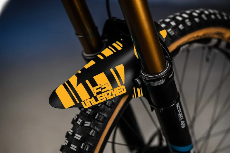 Unleazhed M01 Mudguard Logo Skin unsplash 1 pcs, 4 cable ties orange