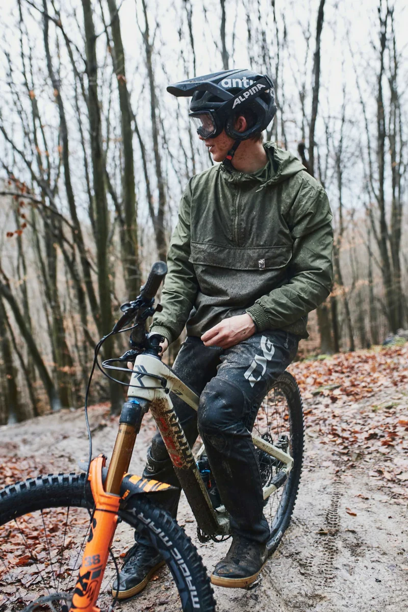 Unleazhed M01 Mudguard Logo Skin unsplash 1 pcs, 4 cable ties orange
