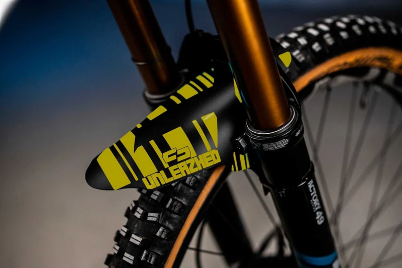 Unleazhed M01 Mudguard Logo Skin unsplash 1 pcs, 4 cable ties olive