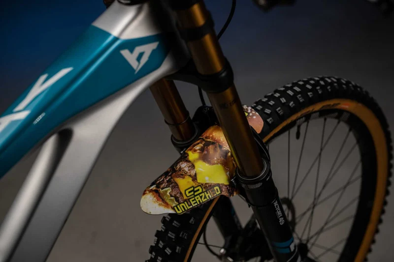 Unleazhed M01 Mudguard Crazy Skin unsplash 1 pcs, 4 cable ties beef master