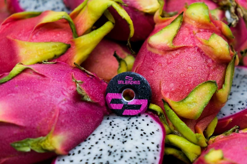 Unleazhed AL01 Top Cap Aluminium Logo Skin 1 pcs, 1 aluminium screw M6 pink