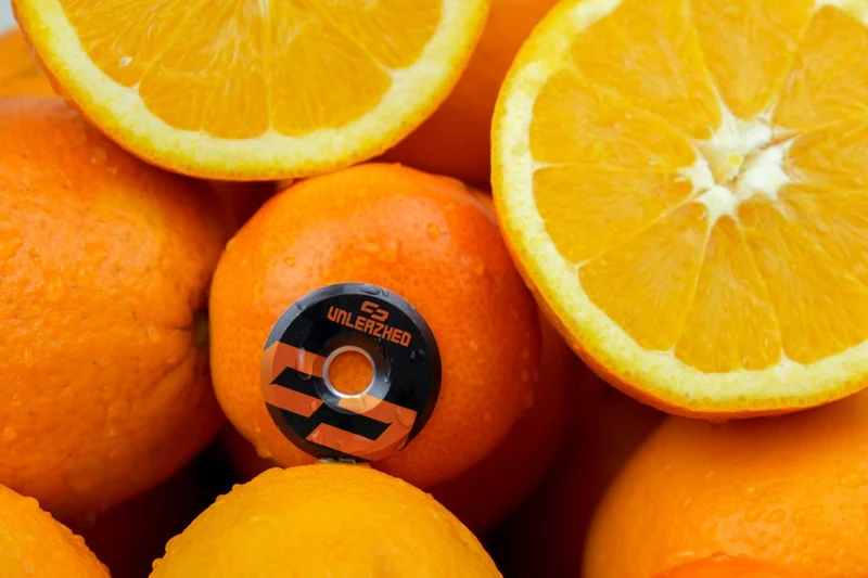 Unleazhed AL01 Top Cap Aluminium Logo Skin 1 pcs, 1 aluminium screw M6 orange