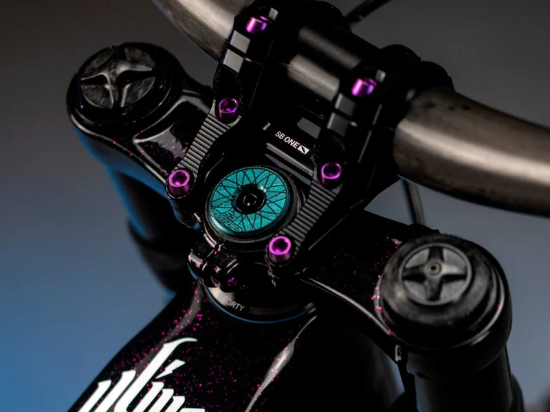 Unleazhed AL01 Top Cap Aluminium Design Skin 1 pcs, 1 aluminium screw M6 tatanka tourquise