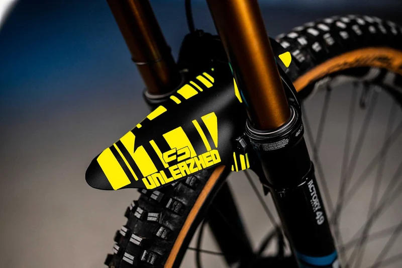 Unleazhed M01 Mudguard Logo Skin unsplash 1 pcs, 4 cable ties yellow