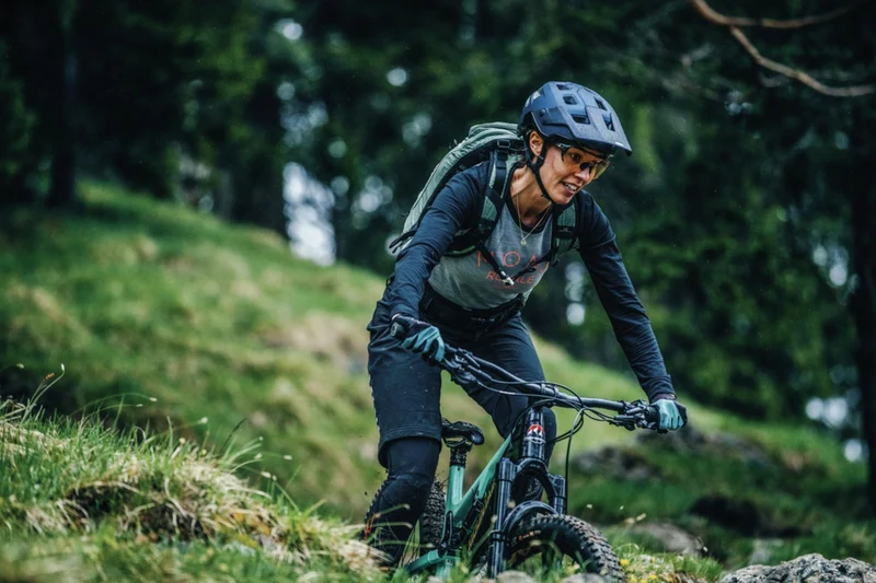 Abus MoDrop MTB-Helm Ti silver